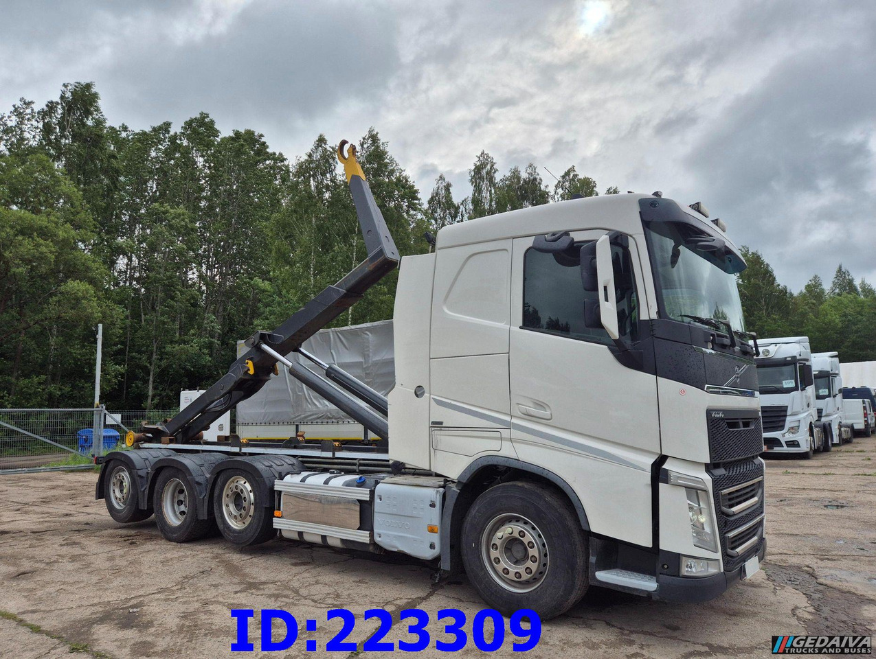 VOLVO FH13 540HP 8x2 Hook lift (2axles steering - 2 axles lifting) - 후크 리프트 트럭 : 사진 4 VOLVO FH13 540HP 8x2 Hook lift (2axles steering - 2 axles lifting) - 후크 리프트 트럭 : 사진 4