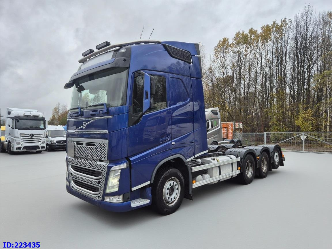 VOLVO FH13 540HP 8x4 (steering axle) - 캡 새시 트럭 : 사진 1 VOLVO FH13 540HP 8x4 (steering axle) - 캡 새시 트럭 : 사진 1