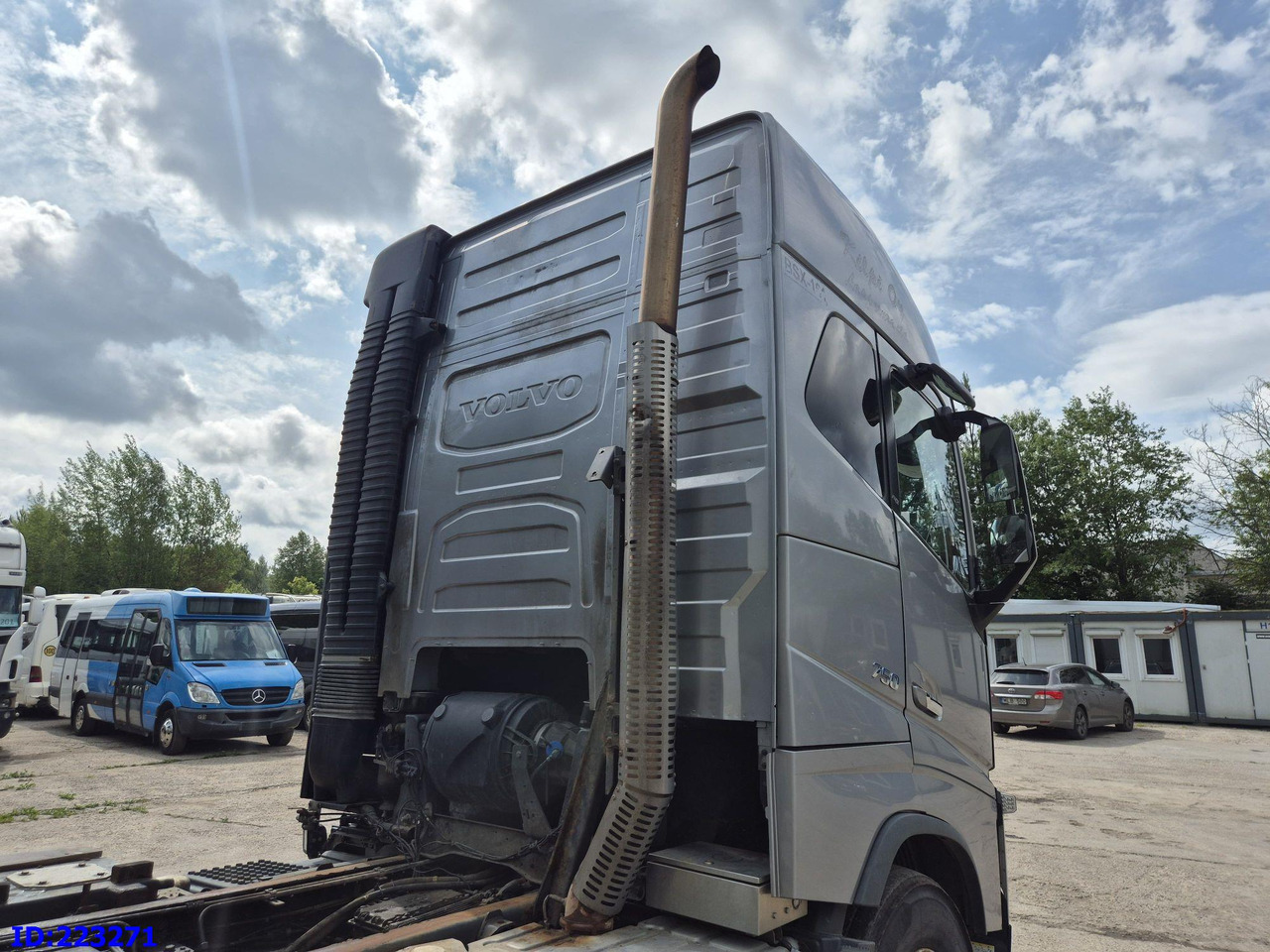 VOLVO FH16 750HP 8x4 (Steering axle / 2 axles lifting) - 목재 트럭 : 사진 5 VOLVO FH16 750HP 8x4 (Steering axle / 2 axles lifting) - 목재 트럭 : 사진 5