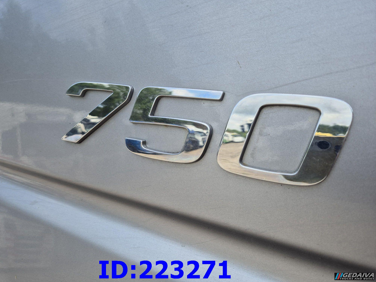 목재 트럭 VOLVO FH16 750HP 8x4 (Steering axle / 2 axles lifting) : 사진 10