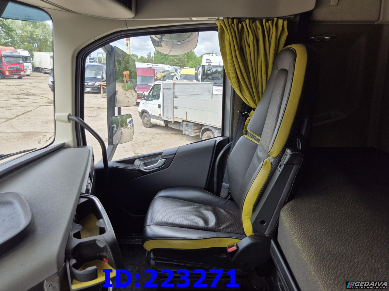 목재 트럭 VOLVO FH16 750HP 8x4 (Steering axle / 2 axles lifting) : 사진 23