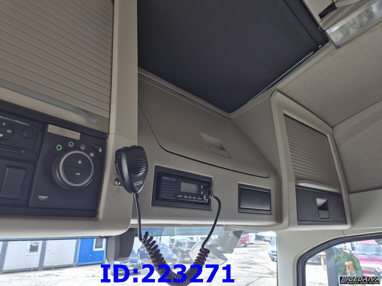목재 트럭 VOLVO FH16 750HP 8x4 (Steering axle / 2 axles lifting) : 사진 19