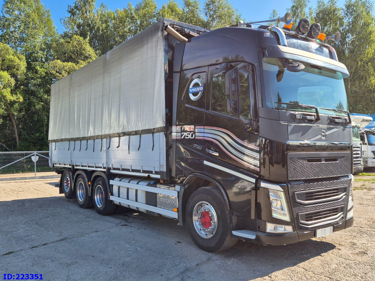VOLVO FH16 750HP - 8x4-Steering axle - 커튼사이더 트럭 : 사진 4 VOLVO FH16 750HP - 8x4-Steering axle - 커튼사이더 트럭 : 사진 4