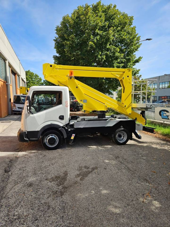 Palfinger P 200 A - 트럭 탑재 고가작업 플랫폼 : 사진 1 Palfinger P 200 A - 트럭 탑재 고가작업 플랫폼 : 사진 1