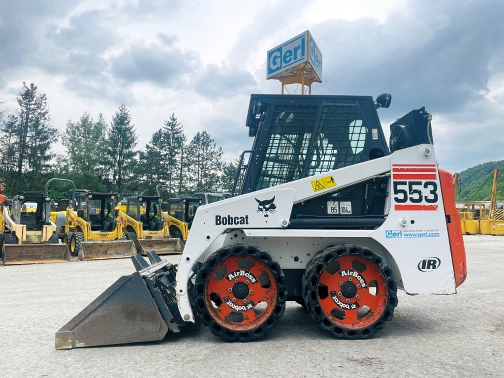 Bobcat 553 (3998) - 스키드 스티어 로더 : 사진 1 Bobcat 553 (3998) - 스키드 스티어 로더 : 사진 1