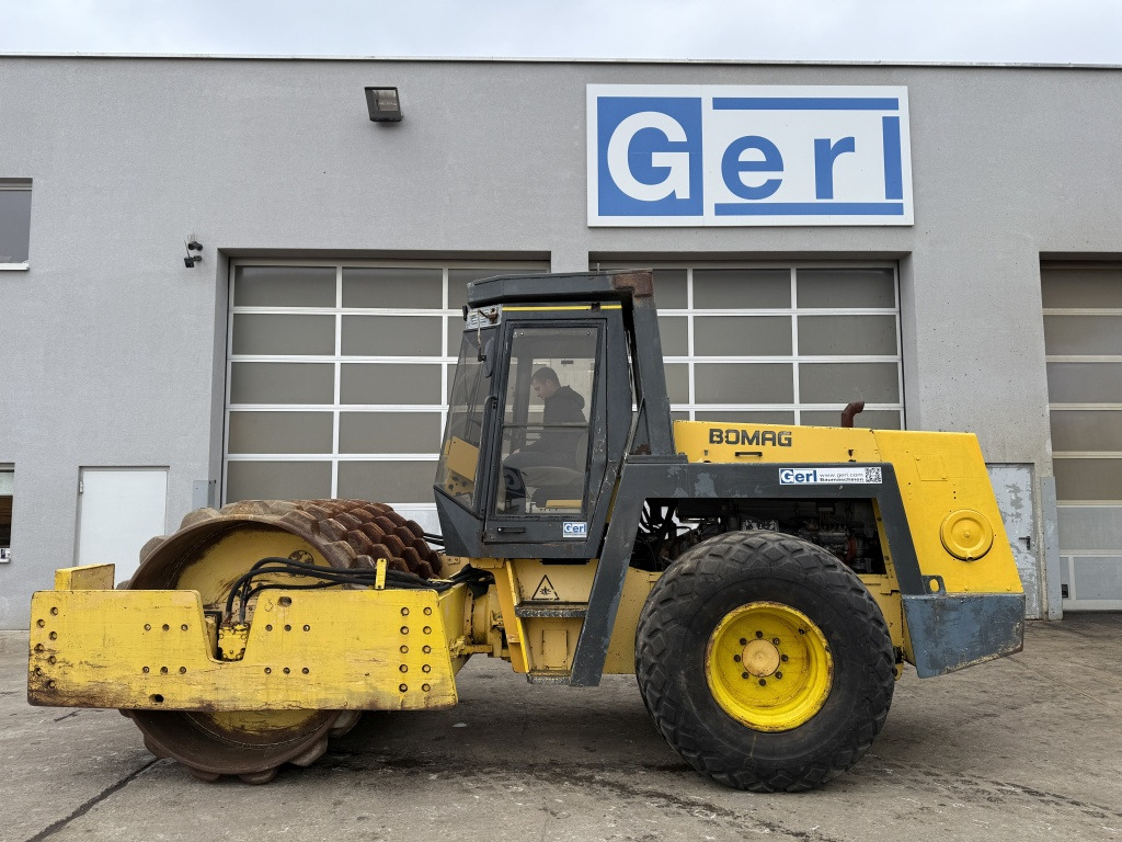 Bomag BW 217 PD-2 (111679) - 압축기 : 사진 1 Bomag BW 217 PD-2 (111679) - 압축기 : 사진 1
