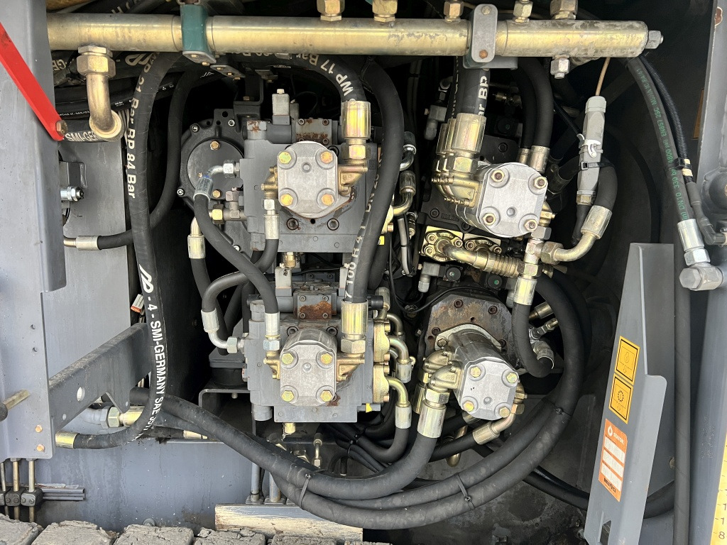 아스팔트 포장기 Vögele Super 1800-2 (111540) : 사진 10