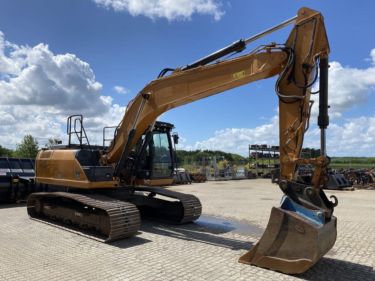 Case CX210C - 크롤러 굴삭기 : 사진 5 Case CX210C - 크롤러 굴삭기 : 사진 5