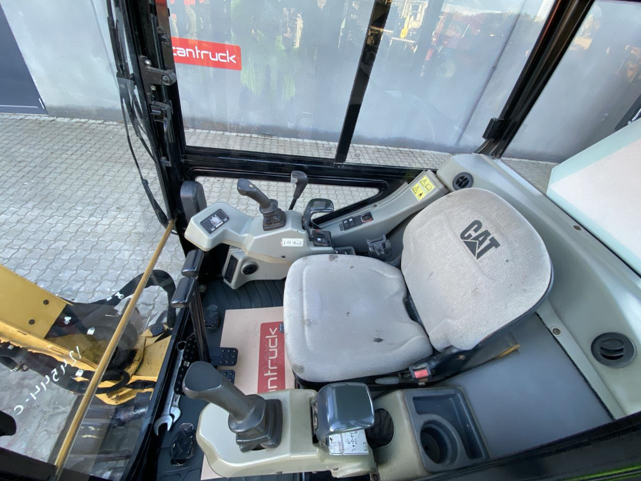 Caterpillar 301.8C - 미니 굴삭기 : 사진 3 Caterpillar 301.8C - 미니 굴삭기 : 사진 3