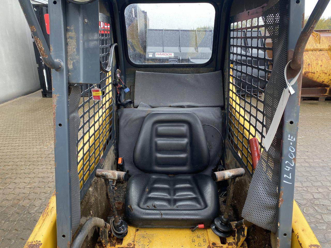 Gehl SL1635 - 스키드 스티어 로더 : 사진 3 Gehl SL1635 - 스키드 스티어 로더 : 사진 3