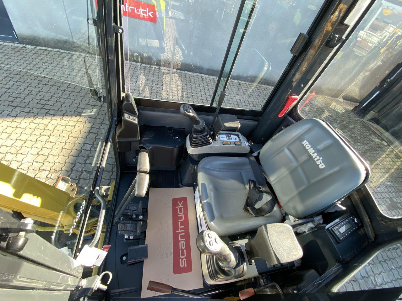 Komatsu PC16R-3HS - 미니 굴삭기 : 사진 3 Komatsu PC16R-3HS - 미니 굴삭기 : 사진 3