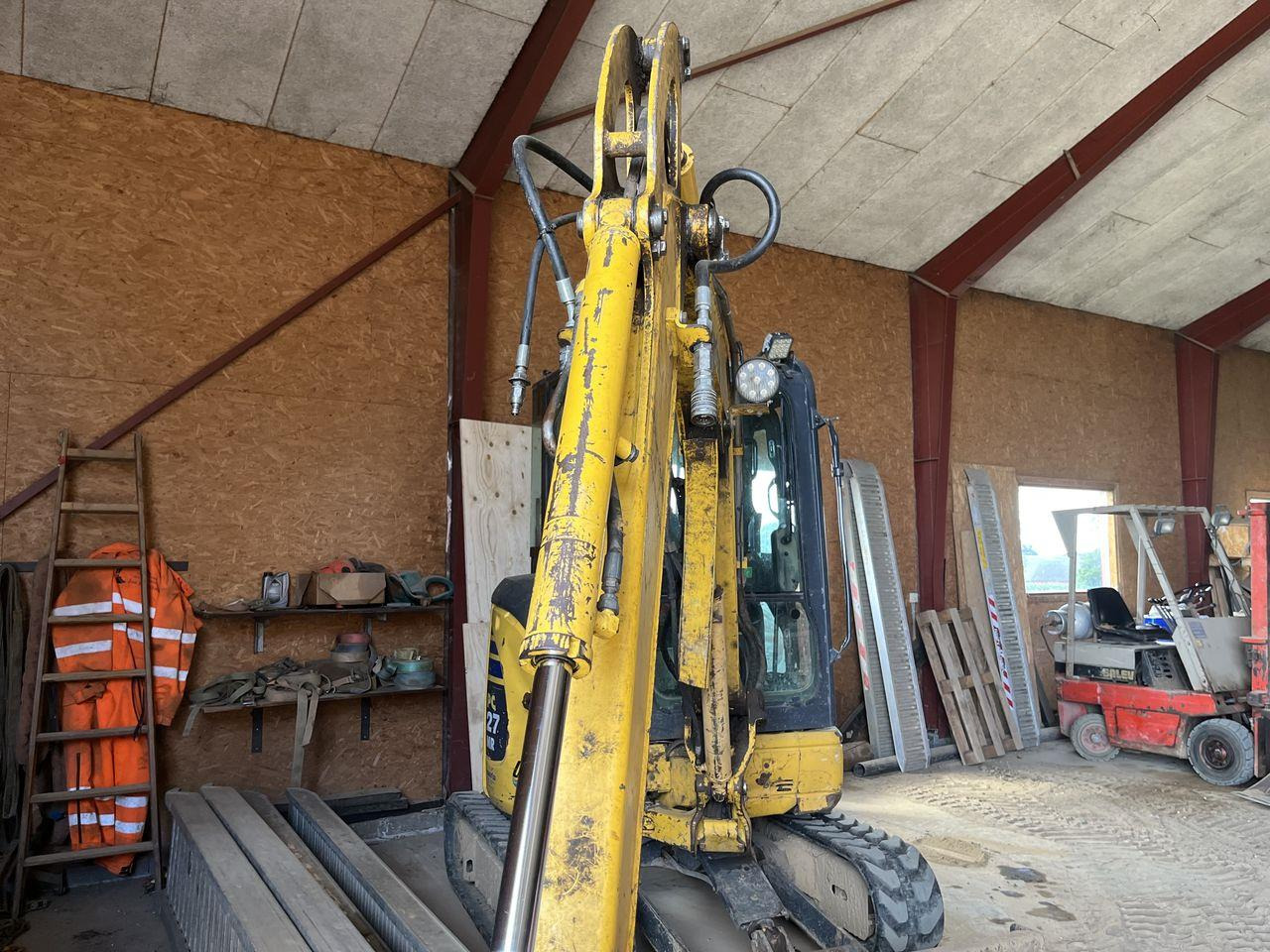 Komatsu PC27MR-2 - 미니 굴삭기 : 사진 4 Komatsu PC27MR-2 - 미니 굴삭기 : 사진 4