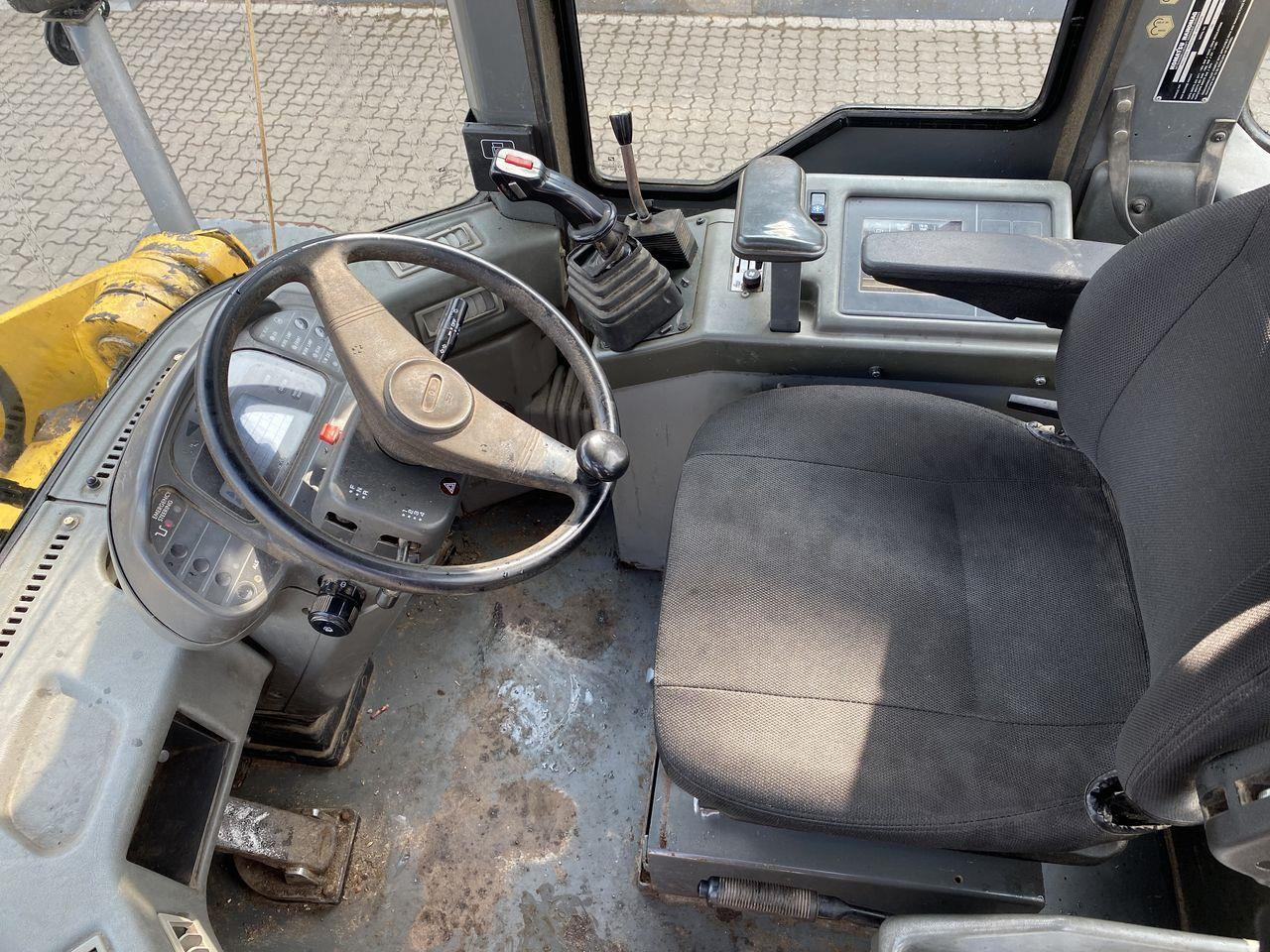 Komatsu WA270-3 - 휠 로더 : 사진 3 Komatsu WA270-3 - 휠 로더 : 사진 3