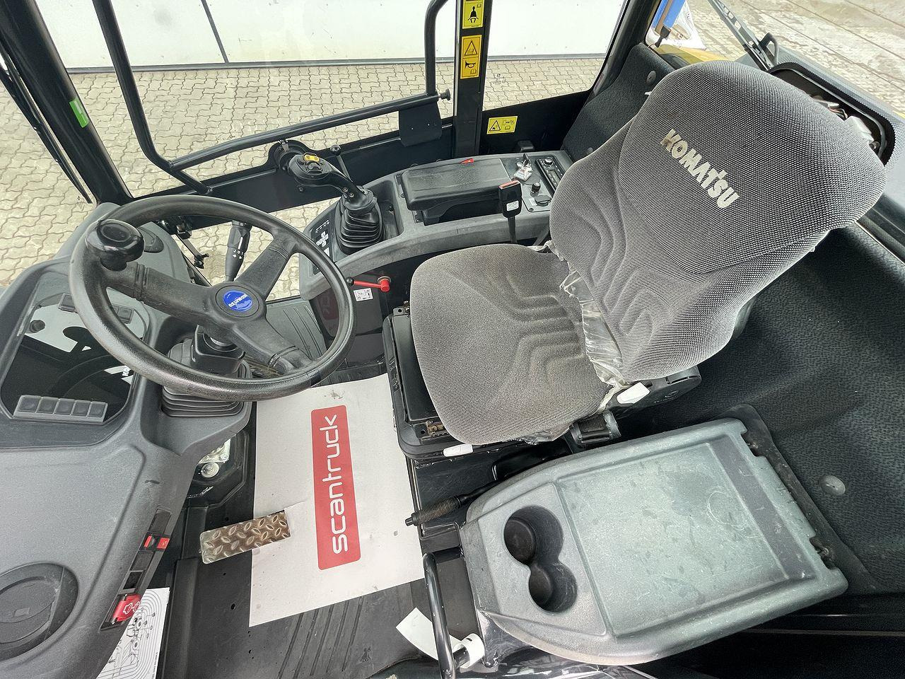 Komatsu WA70M-8EO - 수확기 : 사진 3 Komatsu WA70M-8EO - 수확기 : 사진 3