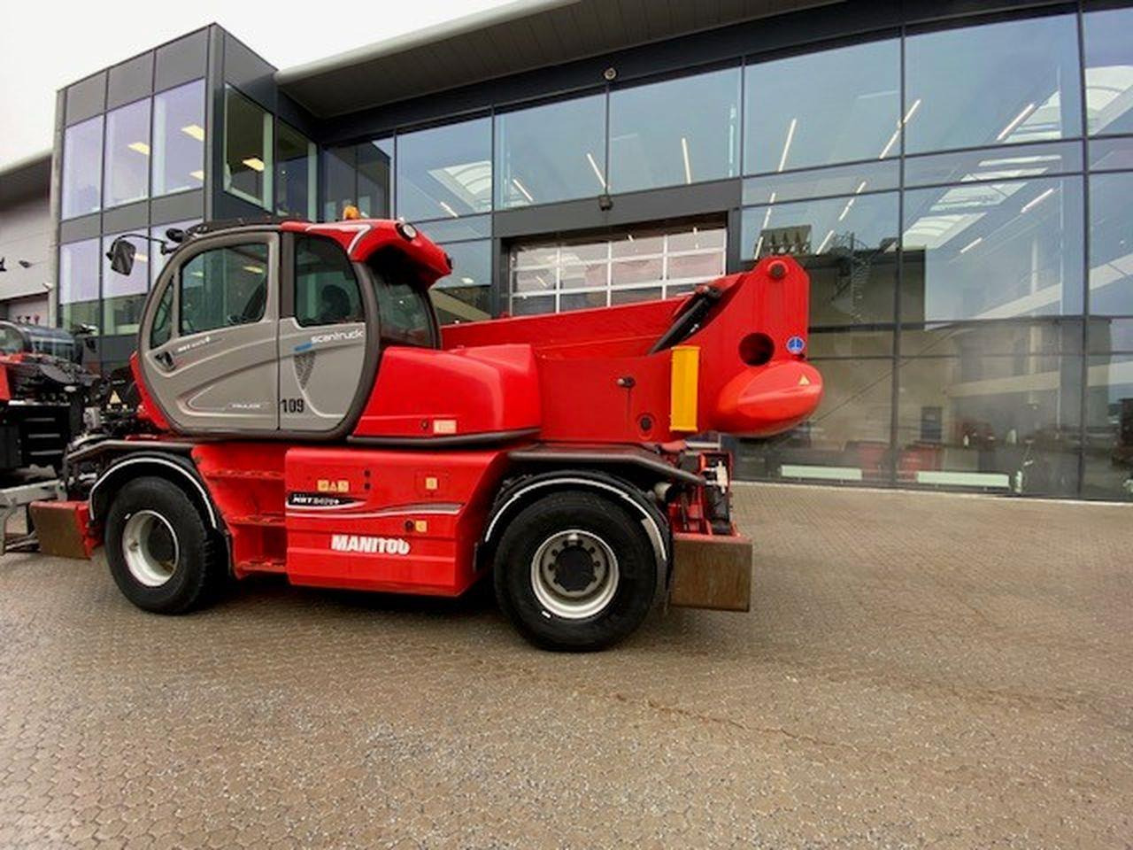 Manitou MRT2470P+ ST4 - 텔레스코픽 핸들러 : 사진 2 Manitou MRT2470P+ ST4 - 텔레스코픽 핸들러 : 사진 2