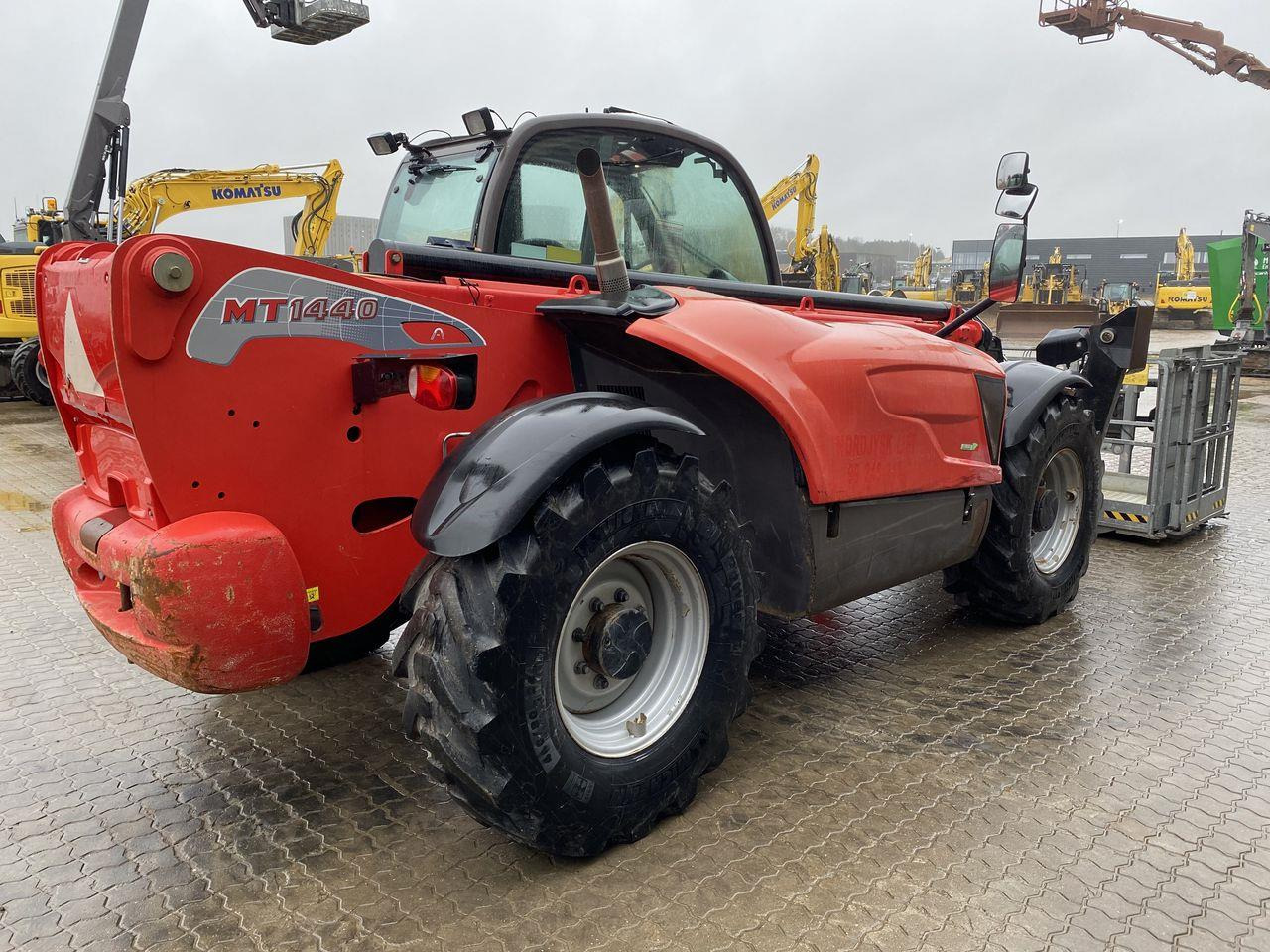 Manitou MT1440A ST3B - 텔레스코픽 핸들러 : 사진 4 Manitou MT1440A ST3B - 텔레스코픽 핸들러 : 사진 4