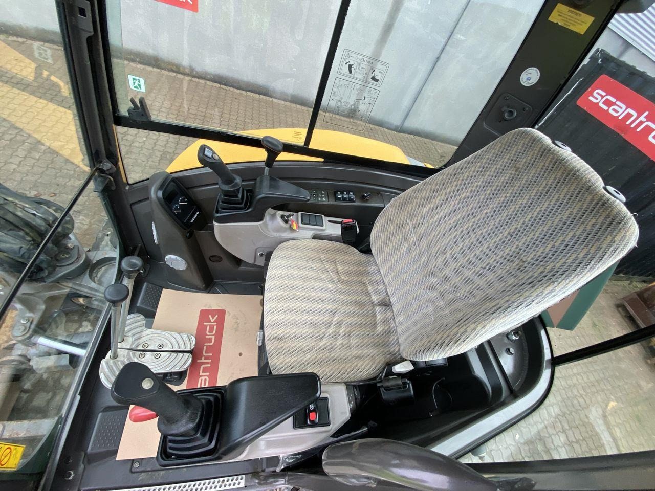 Volvo ECR50 - 미니 굴삭기 : 사진 3 Volvo ECR50 - 미니 굴삭기 : 사진 3