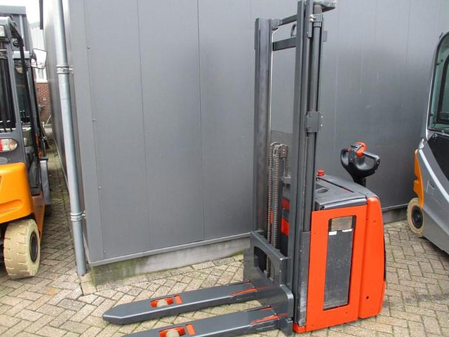 Linde L14 - 스태커 : 사진 1 Linde L14 - 스태커 : 사진 1