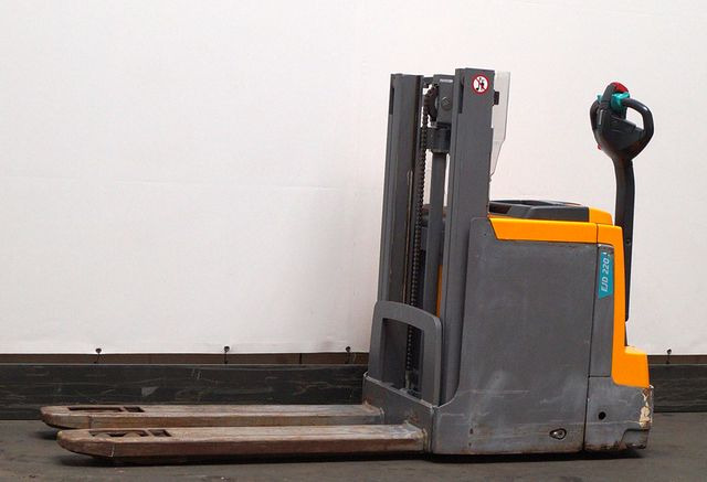 Jungheinrich EJD220 - 스태커 : 사진 1 Jungheinrich EJD220 - 스태커 : 사진 1