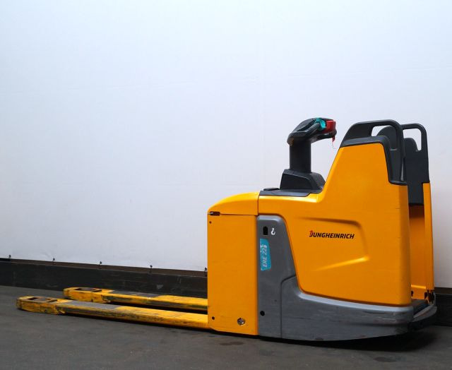 Jungheinrich ERE225 - 팔레트 트럭 : 사진 2 Jungheinrich ERE225 - 팔레트 트럭 : 사진 2