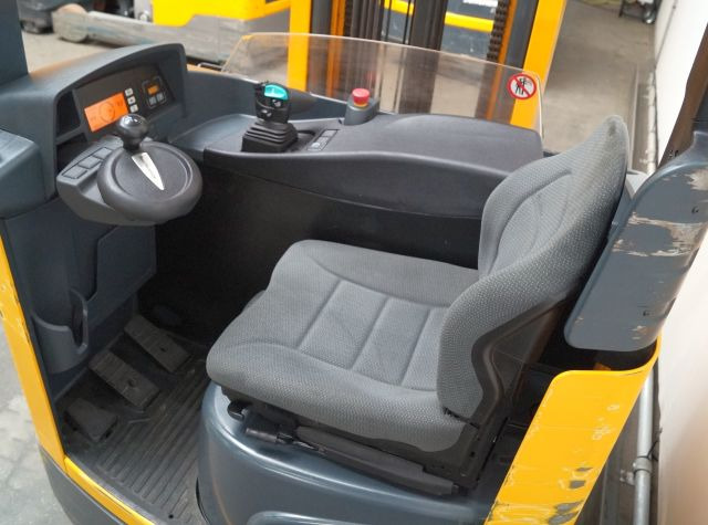 Jungheinrich ETV214 - 리치 트럭 : 사진 3 Jungheinrich ETV214 - 리치 트럭 : 사진 3