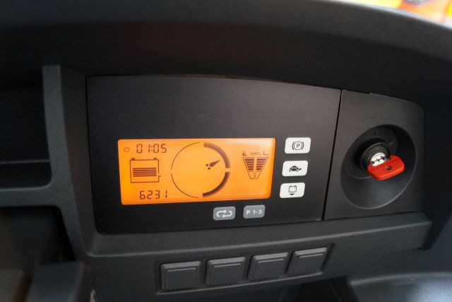 Jungheinrich ETV214 - 리치 트럭 : 사진 4 Jungheinrich ETV214 - 리치 트럭 : 사진 4