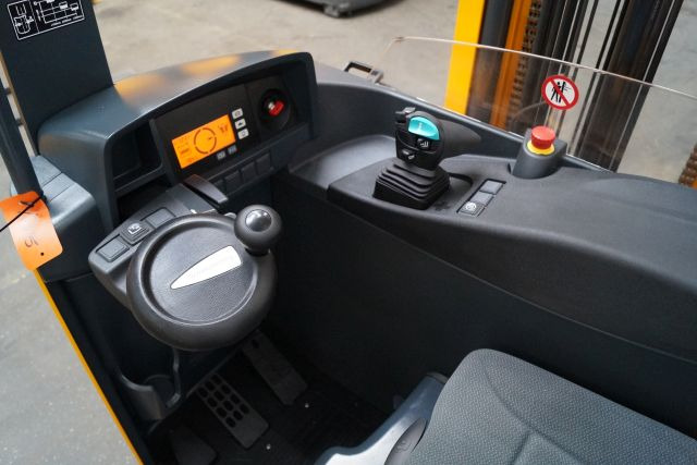 Jungheinrich ETV214 - 리치 트럭 : 사진 3 Jungheinrich ETV214 - 리치 트럭 : 사진 3