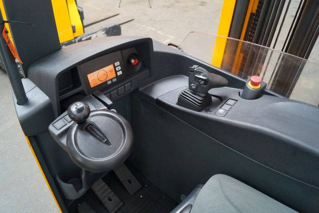 Jungheinrich ETV216 - 리치 트럭 : 사진 3 Jungheinrich ETV216 - 리치 트럭 : 사진 3