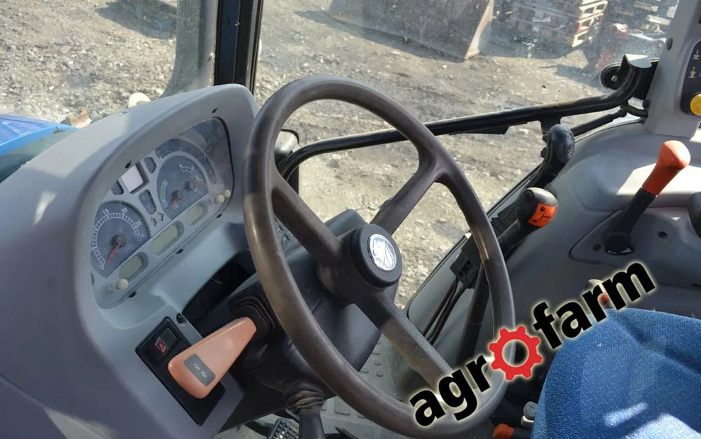 New Holland T5050 skrzynia silnik most obudowa piasta blok zawór - 기어박스 농업용 기계 용 : 사진 4 New Holland T5050 skrzynia silnik most obudowa piasta blok zawór - 기어박스 농업용 기계 용 : 사진 4