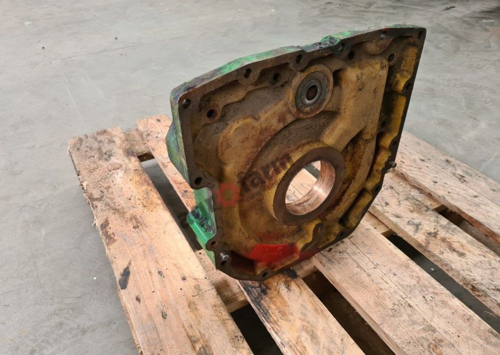 OBUDOWA SKRZYNI R124437 JOHN DEERE 7600 7700 7800 - 기어박스 : 사진 1 OBUDOWA SKRZYNI R124437 JOHN DEERE 7600 7700 7800 - 기어박스 : 사진 1