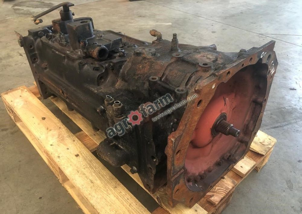 Skrzynia biegów Claas Ares 630 RZ 6005027780 - 기어박스 : 사진 1 Skrzynia biegów Claas Ares 630 RZ 6005027780 - 기어박스 : 사진 1