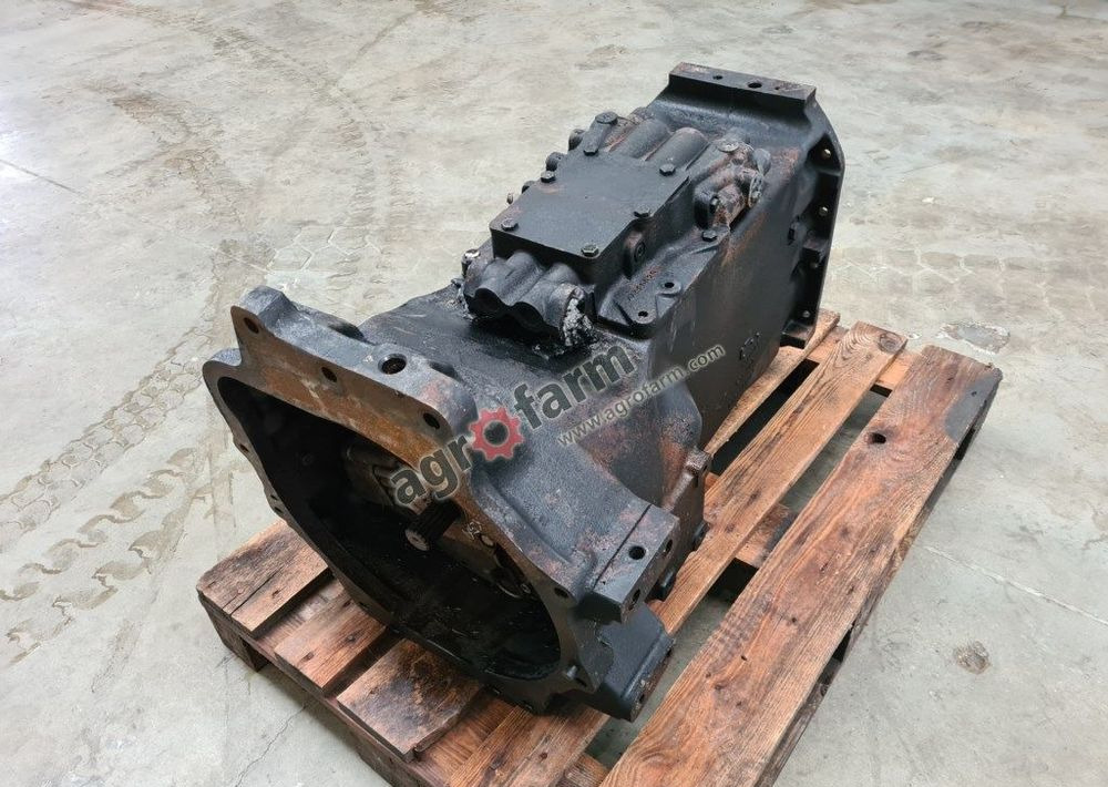 Skrzynia biegów New Holland TS125A - 기어박스 : 사진 2 Skrzynia biegów New Holland TS125A - 기어박스 : 사진 2