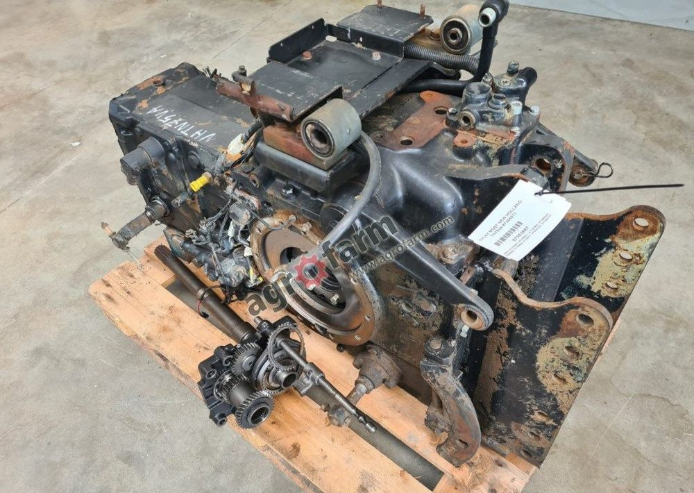TYLNY MOST NEW HOLLAND TN75VA 87355071 - 기어박스 : 사진 2 TYLNY MOST NEW HOLLAND TN75VA 87355071 - 기어박스 : 사진 2