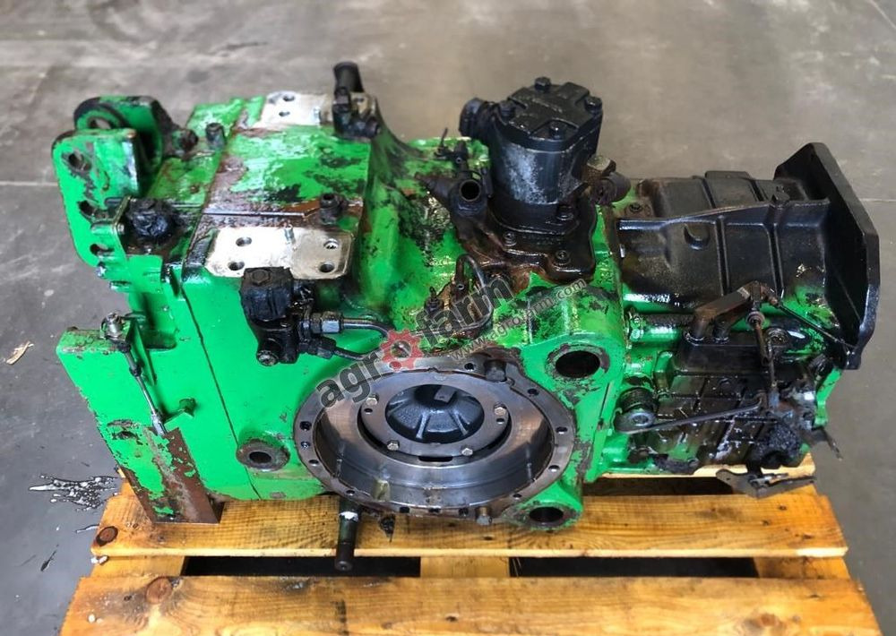 Tylny most John Deere 6110 L115877 - 기어박스 : 사진 3 Tylny most John Deere 6110 L115877 - 기어박스 : 사진 3