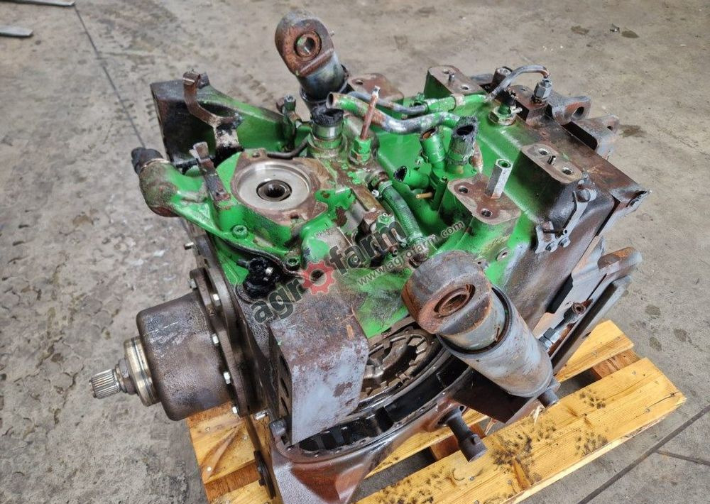 Tylny most John Deere 6195R - 기어박스 : 사진 1 Tylny most John Deere 6195R - 기어박스 : 사진 1