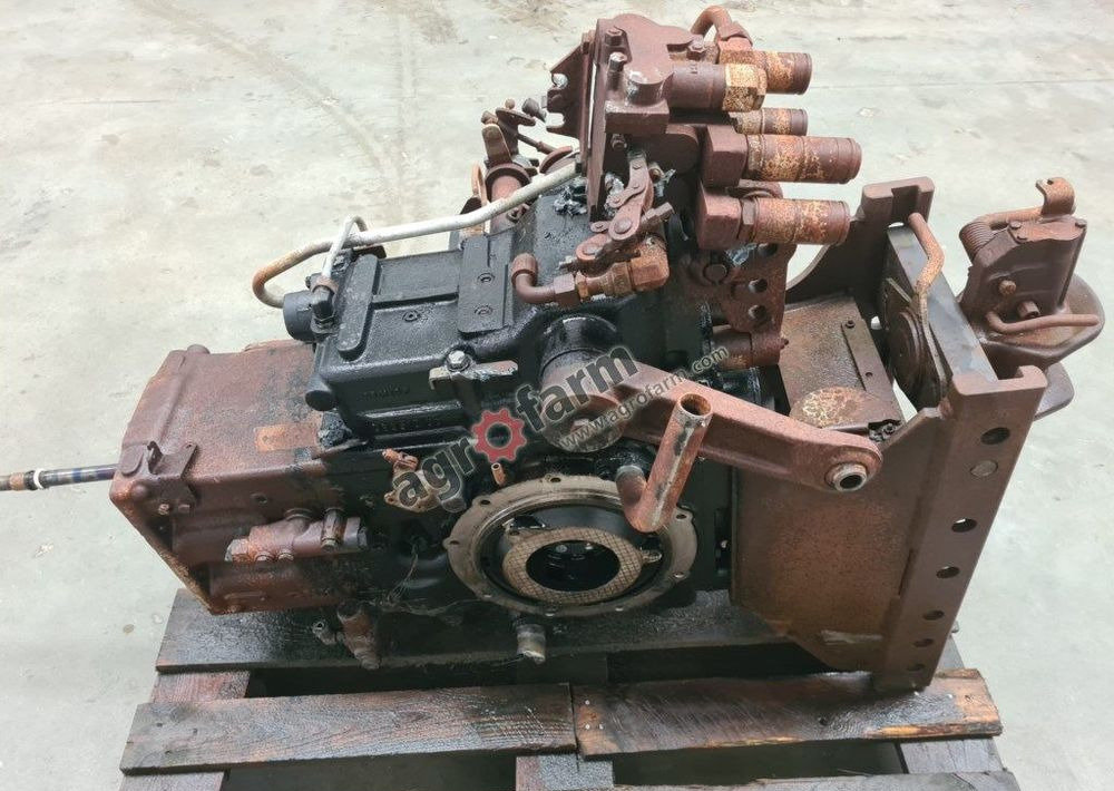 Tylny most New Holland T4.55 84225997 - 기어박스 : 사진 2 Tylny most New Holland T4.55 84225997 - 기어박스 : 사진 2