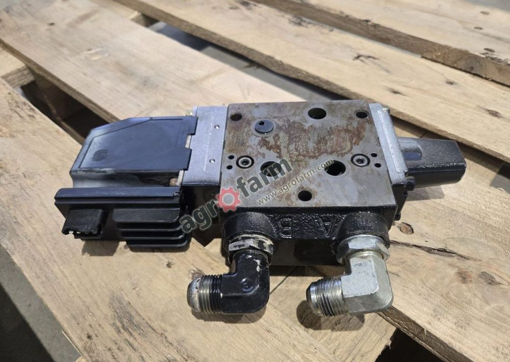 Zawór hydrauliczny PVG32, Valtra T171, T181, T191 - 유압 : 사진 1 Zawór hydrauliczny PVG32, Valtra T171, T181, T191 - 유압 : 사진 1