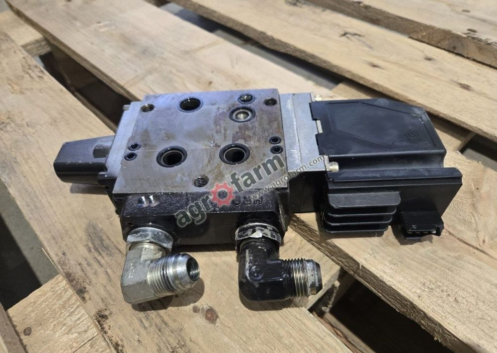 Zawór hydrauliczny PVG32, Valtra T171, T181, T191 - 유압 : 사진 3 Zawór hydrauliczny PVG32, Valtra T171, T181, T191 - 유압 : 사진 3