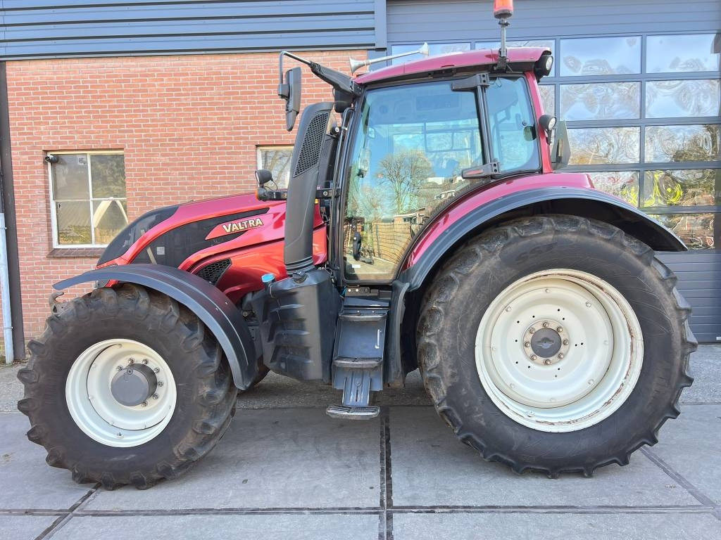 Valtra T 174 Versu - 장궤형 트랙터 : 사진 2 Valtra T 174 Versu - 장궤형 트랙터 : 사진 2