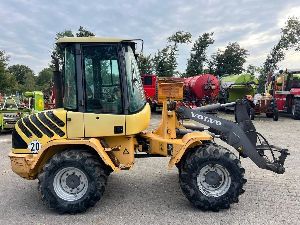 Volvo L 30 B  - 휠 로더 : 사진 1 Volvo L 30 B  - 휠 로더 : 사진 1