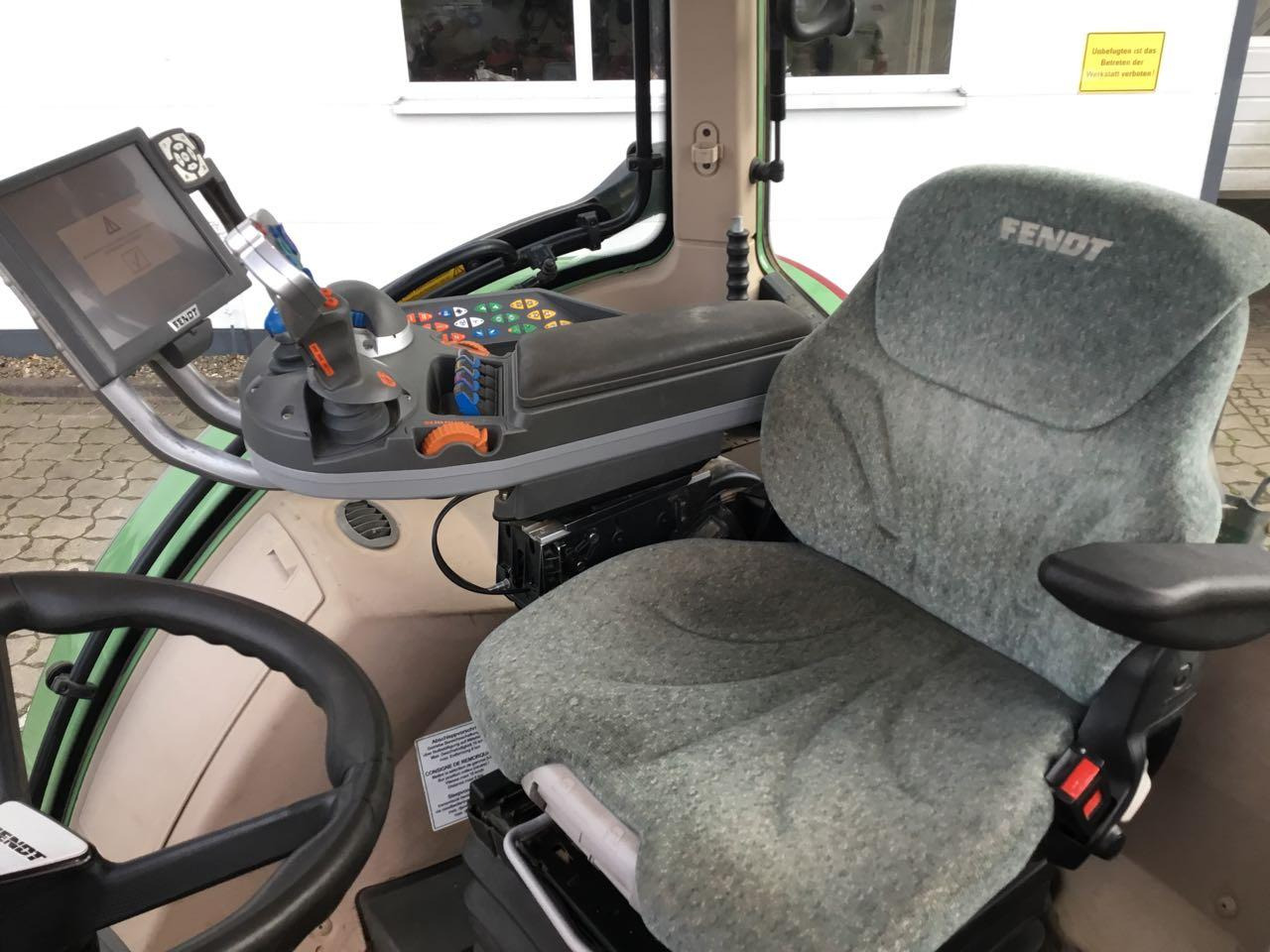 Fendt 718 SCR Vario ProfiPlus - 장궤형 트랙터 : 사진 5 Fendt 718 SCR Vario ProfiPlus - 장궤형 트랙터 : 사진 5