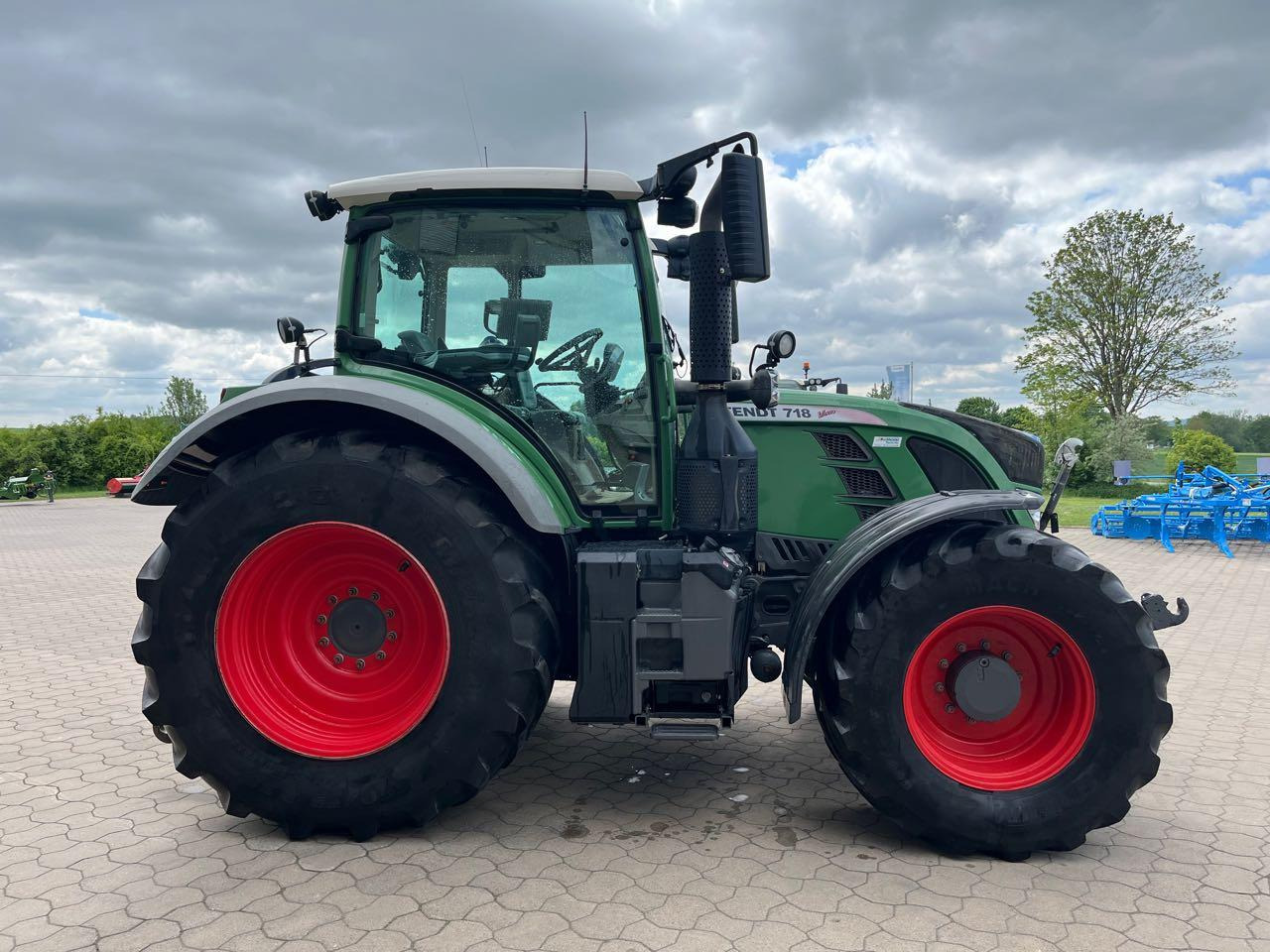 Fendt 718 Vario SCR - 장궤형 트랙터 : 사진 1 Fendt 718 Vario SCR - 장궤형 트랙터 : 사진 1