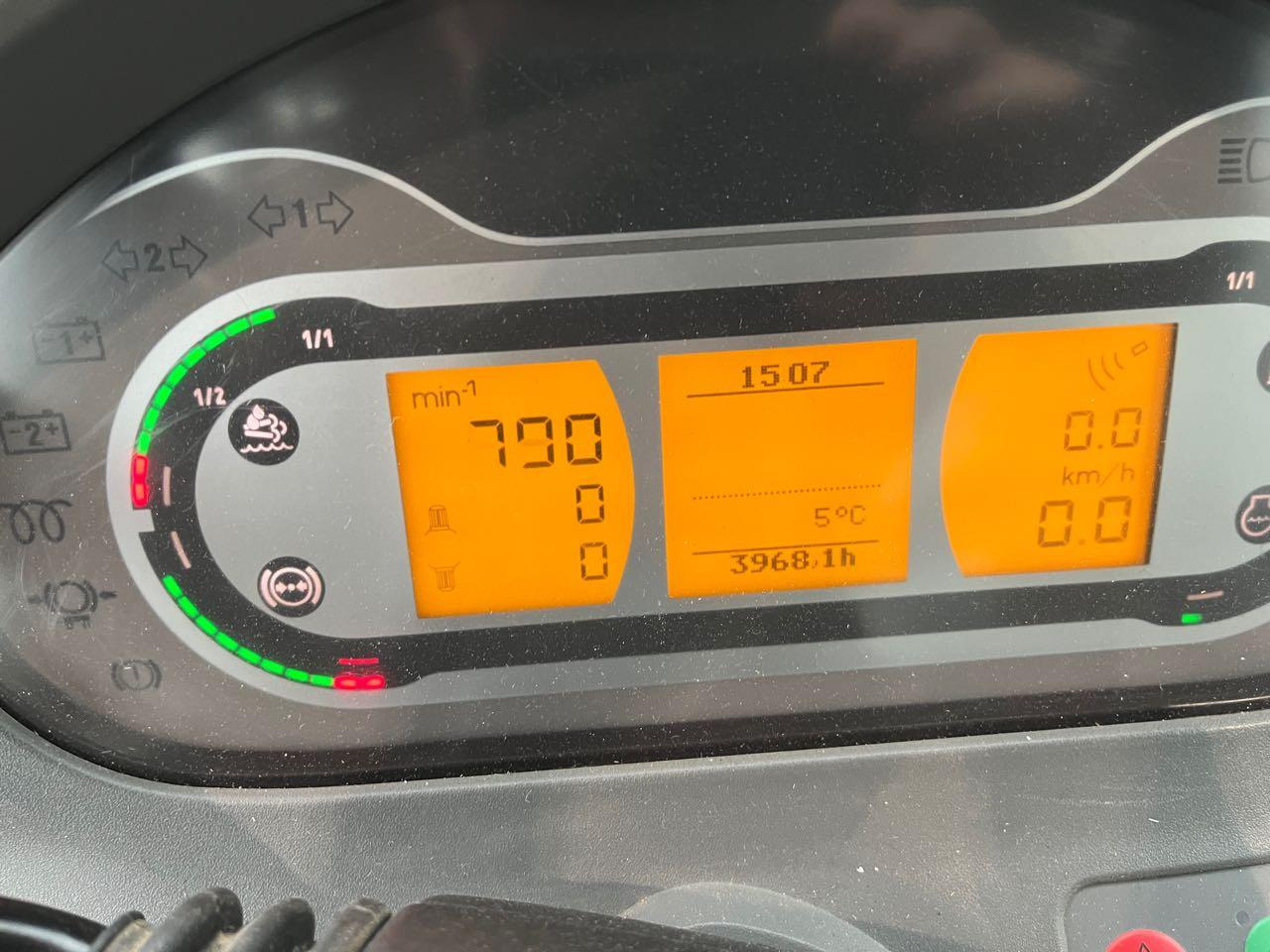 Fendt 720 Vario S4 ProfiPlus - 장궤형 트랙터 : 사진 5 Fendt 720 Vario S4 ProfiPlus - 장궤형 트랙터 : 사진 5