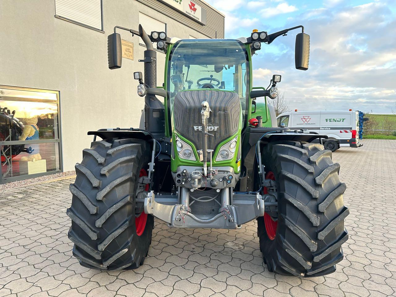 Fendt 724 Vario S4ProfiPlus - 장궤형 트랙터 : 사진 2 Fendt 724 Vario S4ProfiPlus - 장궤형 트랙터 : 사진 2