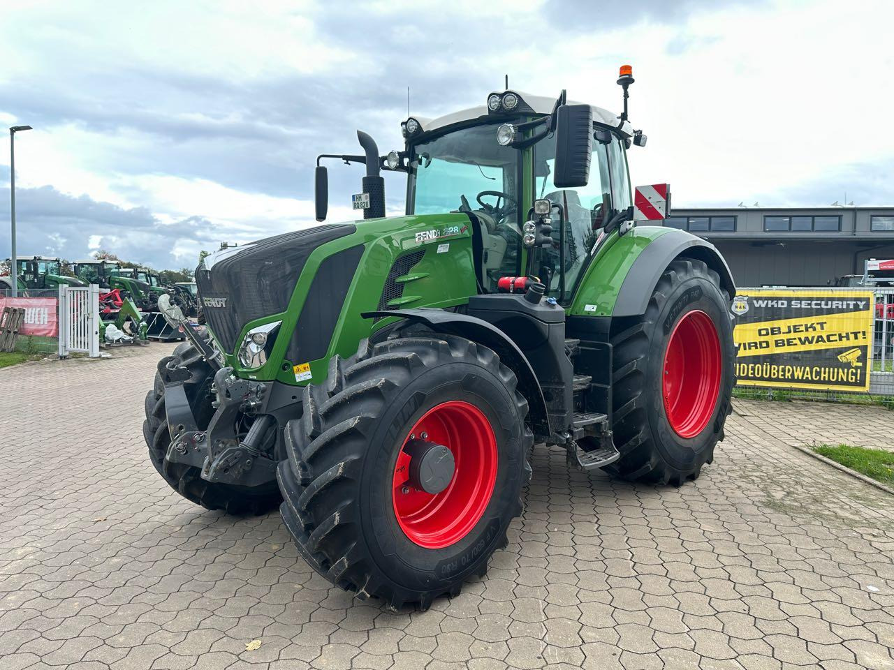 Fendt 828 S4 ProfiPlus - 장궤형 트랙터 : 사진 1 Fendt 828 S4 ProfiPlus - 장궤형 트랙터 : 사진 1