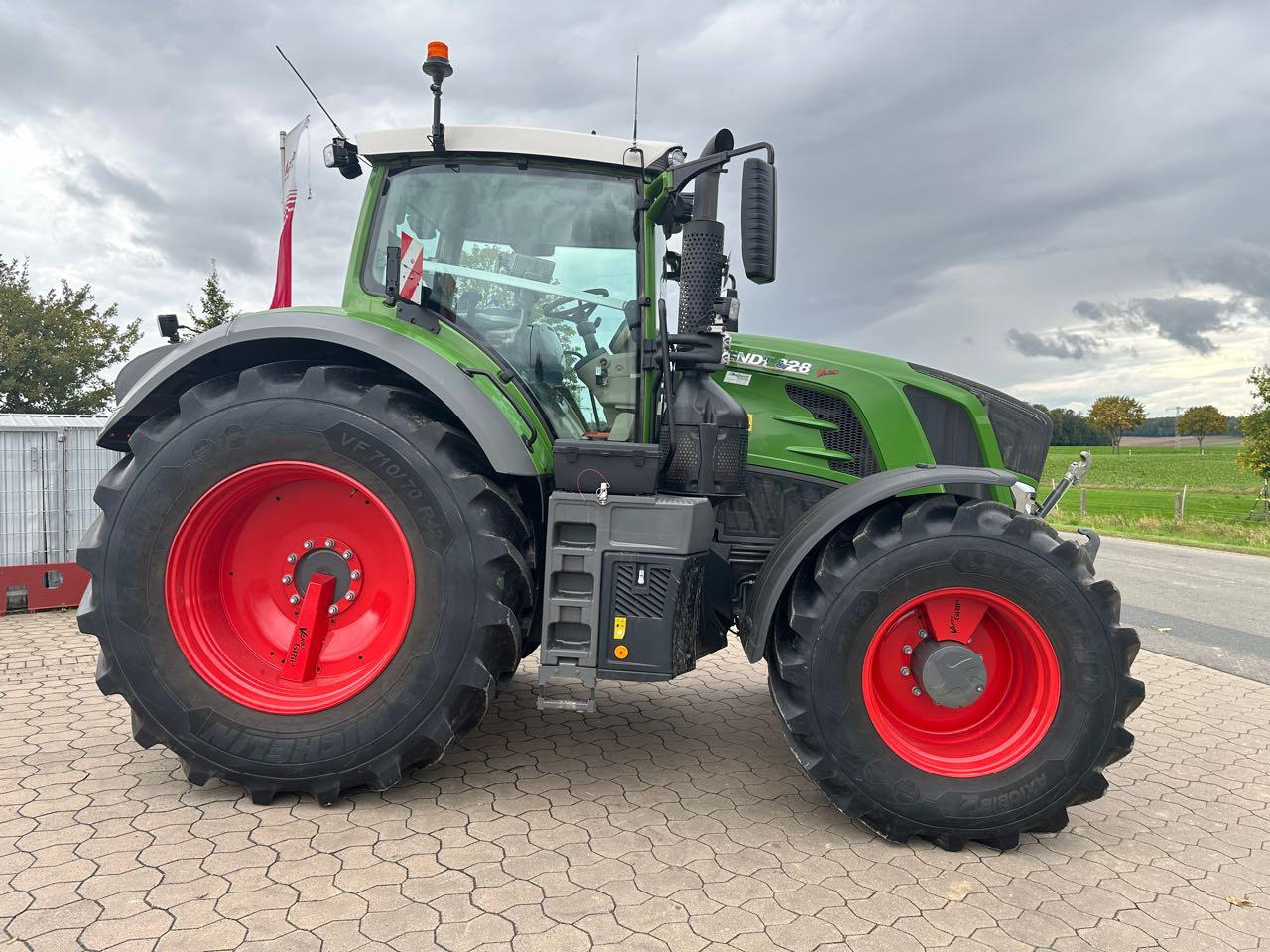Fendt 828 S4 ProfiPlus - 장궤형 트랙터 : 사진 4 Fendt 828 S4 ProfiPlus - 장궤형 트랙터 : 사진 4