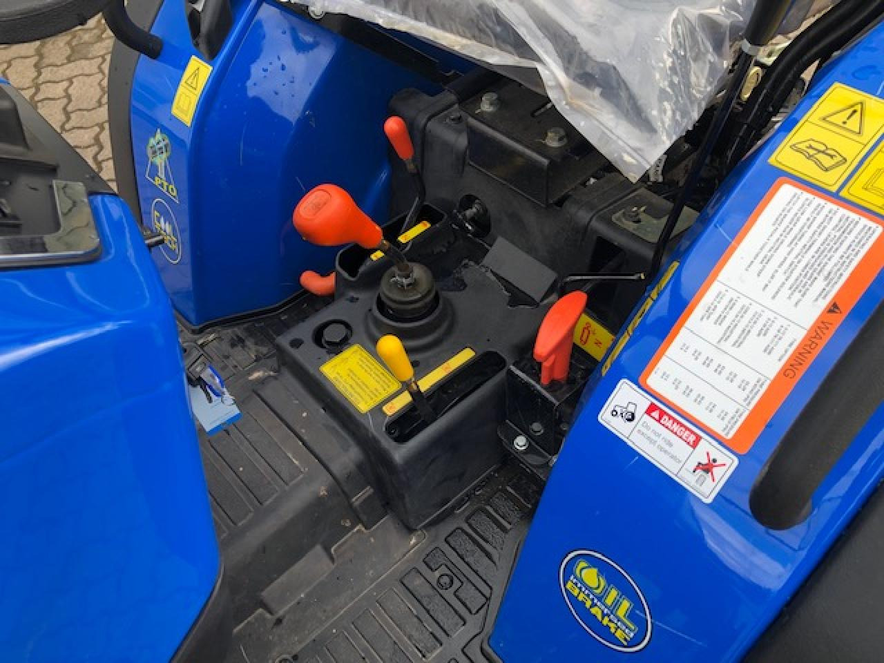 신규 장궤형 트랙터 Solis 26 6+2 : 사진 6 신규 장궤형 트랙터 Solis 26 6+2 : 사진 6