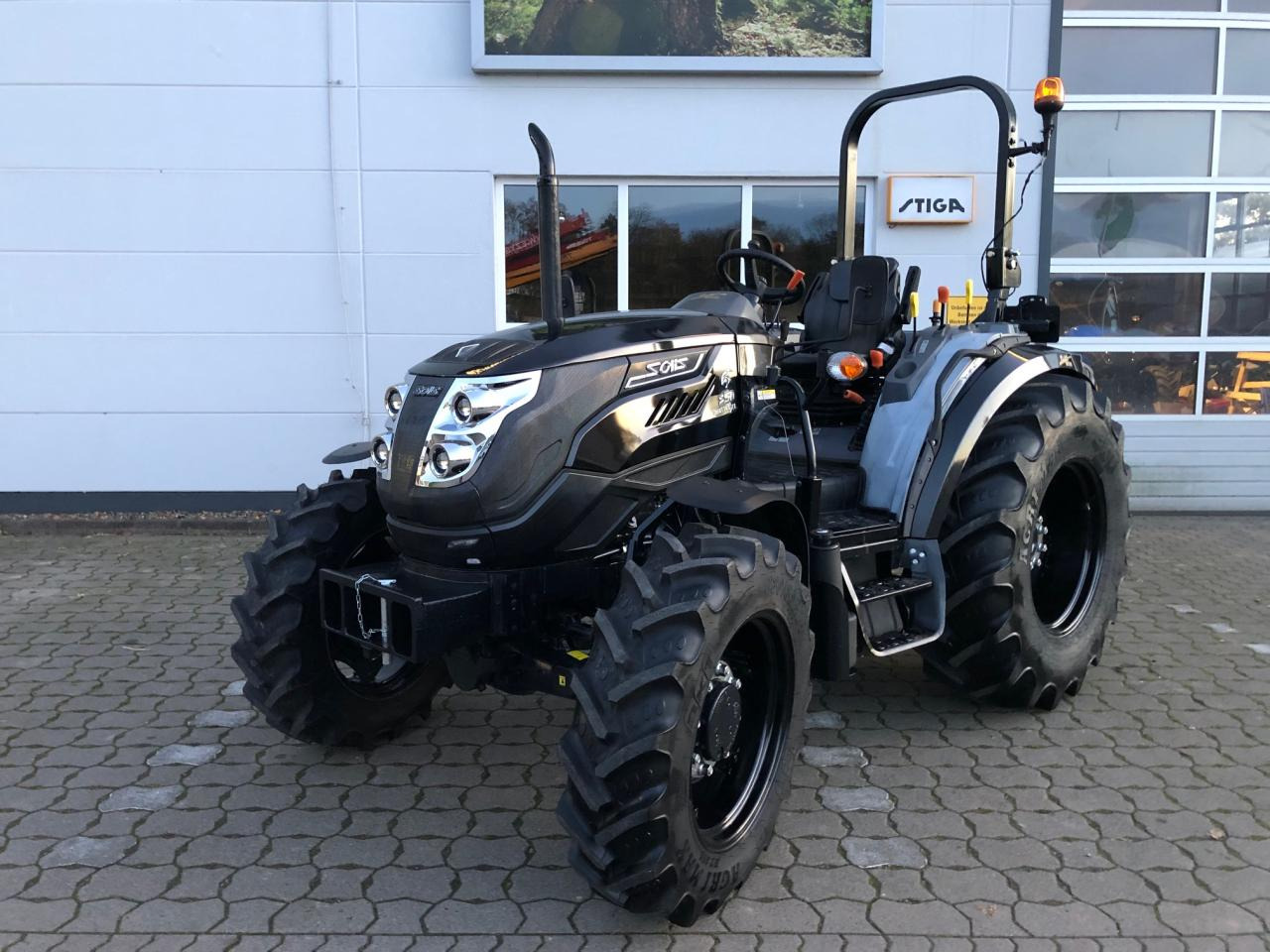 Solis 50 Stage V Panther - 장궤형 트랙터 : 사진 2 Solis 50 Stage V Panther - 장궤형 트랙터 : 사진 2