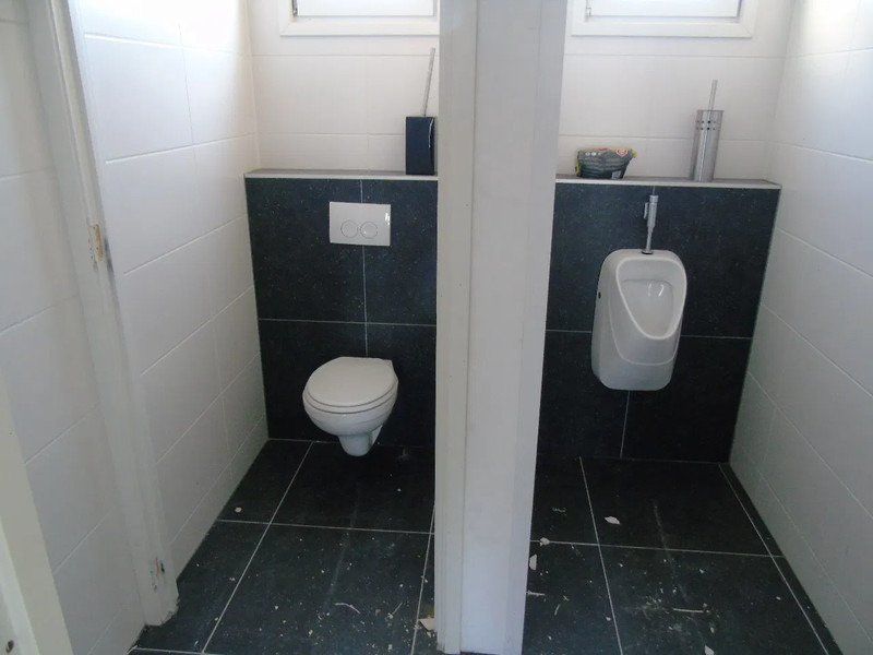 작업장 장비 Bosch 100M2 COMPLETE OFFICE UNIT, FOTOS BEFORE AND AFTER / 2OFFICE + TOILET + KITCHEN + KANTOOR : 사진 13 작업장 장비 Bosch 100M2 COMPLETE OFFICE UNIT, FOTOS BEFORE AND AFTER / 2OFFICE + TOILET + KITCHEN + KANTOOR : 사진 13