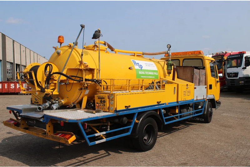 DAF LF 45.130 + RON 4.000LITER - 진공 흡입 트럭 : 사진 5 DAF LF 45.130 + RON 4.000LITER - 진공 흡입 트럭 : 사진 5